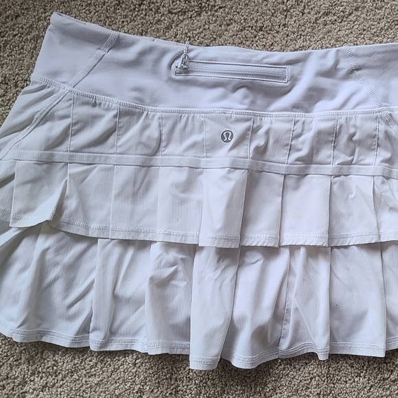 Lululemon skirt - Picture 2 of 4